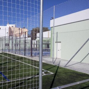 Poste metálico galvanizado 6m para red protección con pletina para atornillar