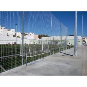 Poste metálico galvanizado 7m para red protección sin botes